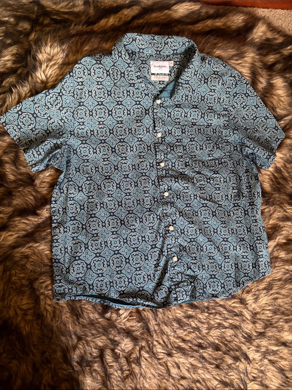 Goodfellow & Co Teal Short-Sleeve Button-Down with Black Geometric Medallion XL